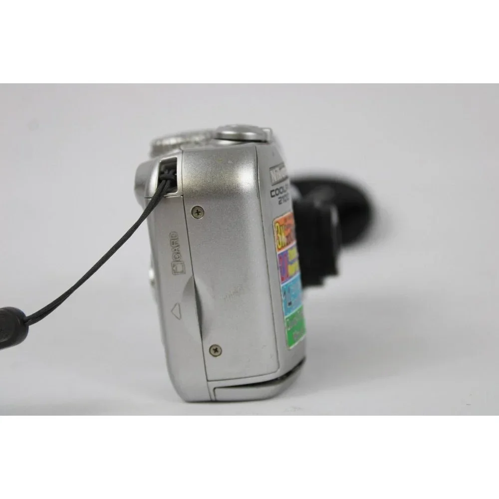 Nikon COOLPIX 2100 2.0MP Digital Camera Silver Retro Vintage Tested & Working